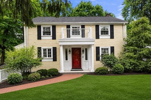 560 Worcester St, Wellesley, MA, 02481-2836 | Card Image