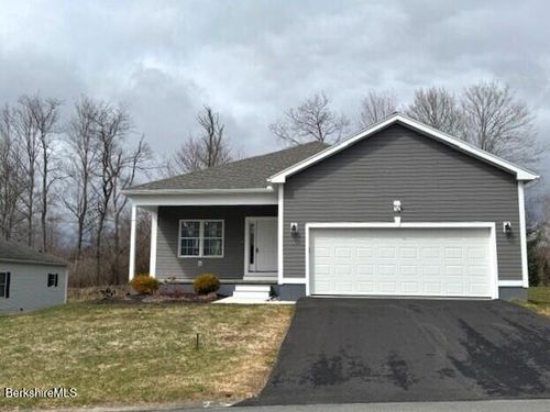 15 Cherry Hill Dr, Pittsfield, MA, 01201-1658 | Card Image