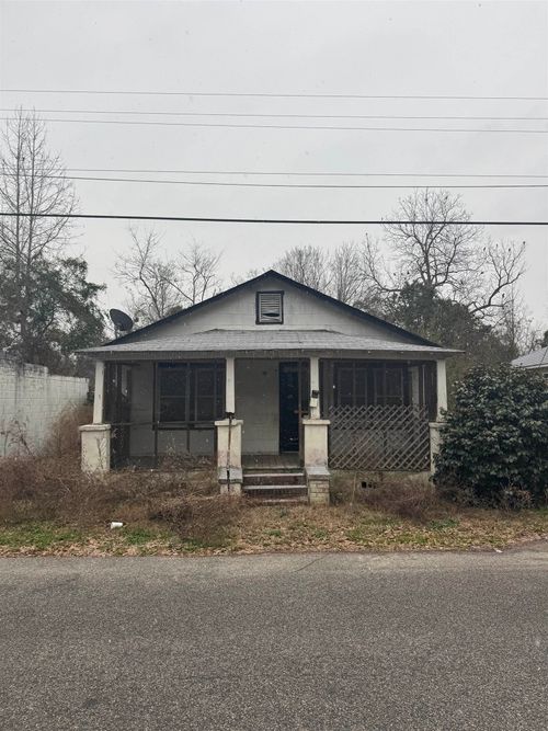 316 Barnes St, Mullins, SC, 29574-2304 | Card Image