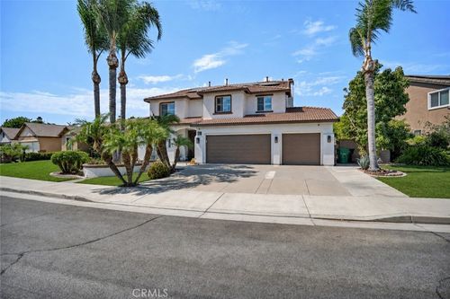 13692 Sandhill Crane Rd, Eastvale, CA, 92880-8828 | Card Image