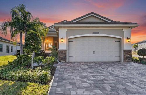 30724 Lindentree Dr, WESLEY CHAPEL, FL, 33543-6210 | Card Image