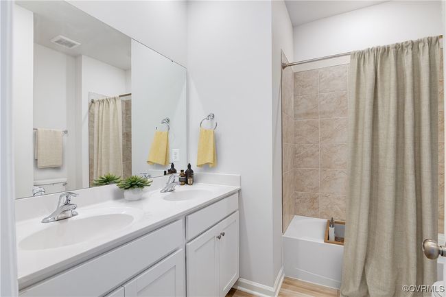 15525 Greenhart Dr, House other with 5 bedrooms, 4 bathrooms and null parking in Chesterfield VA | Image 4