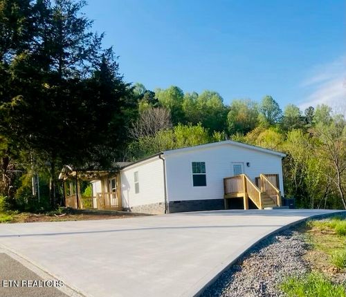 9556 Crisman Rd, Heiskell, TN, 37754-2079 | Card Image