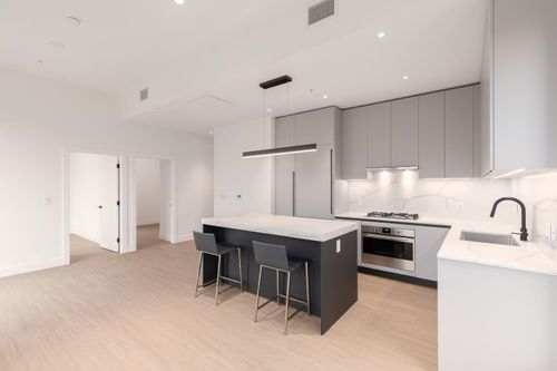 602-2235 Broadway E, Vancouver, BC, V5N0J5 | Card Image