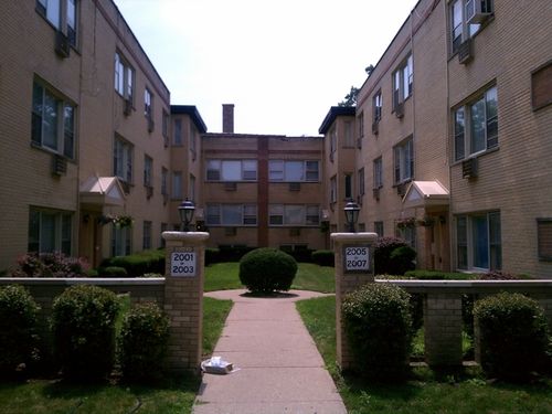 301-2001 W Touhy Avenue, Chicago, IL, 60645 | Card Image