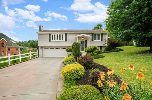 1351 Carnahan Rd, Pittsburgh, PA, 15220-4011 | Card Image