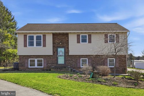 3481 Mount Joy Rd, MOUNT JOY, PA, 17552-9273 | Card Image