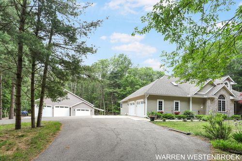 17462 Pine Bluff Ct, Grand Haven, MI, 49417-9445 | Card Image