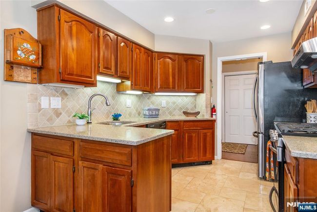 1 Tulip Cres, Condo with 2 bedrooms, 2 bathrooms and null parking in Little Falls NJ | Image 11
