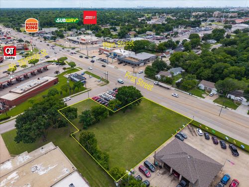 212 N 1st Street, Garland, TX, 75040 | Card Image