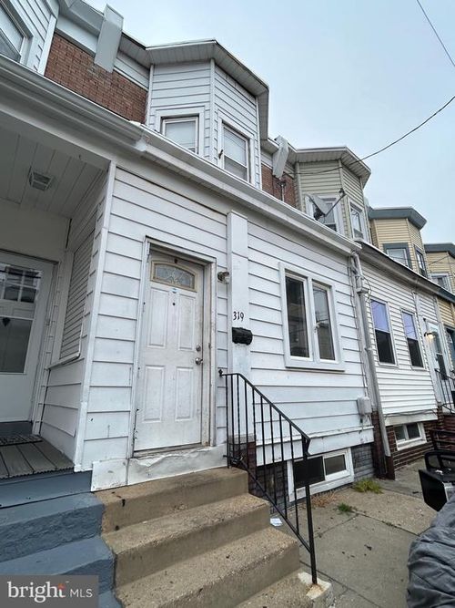 319 Bergen St, BROOKLAWN, NJ, 08030-1704 | Card Image