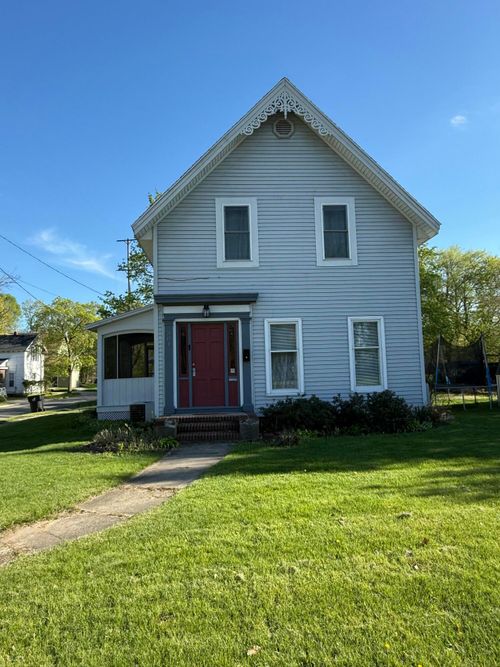 301 W Washington St, Greenville, MI, 48838-2263 | Card Image