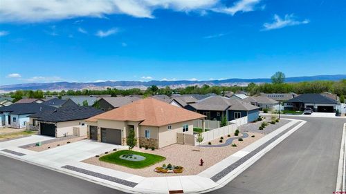 712 Carbonero Ave, Montrose, CO, 81403-4733 | Card Image