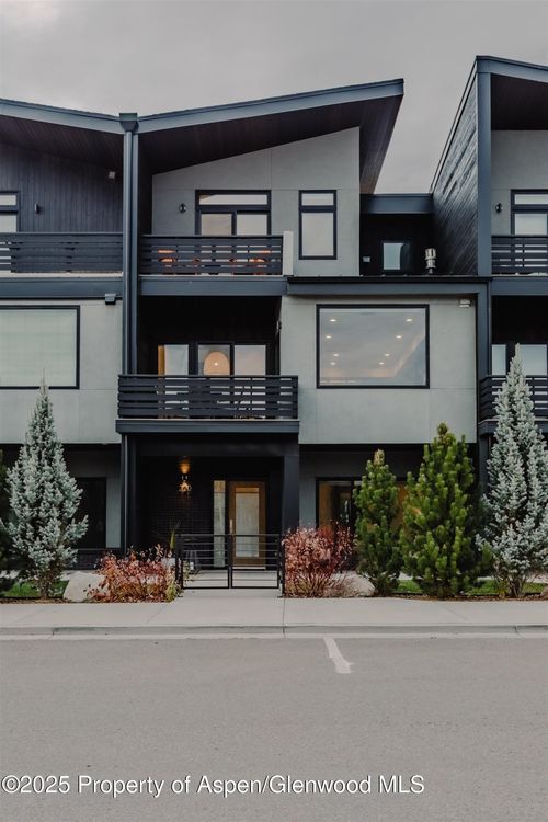 220 E Lewis Ln, Basalt, CO, 81621-9353 | Card Image