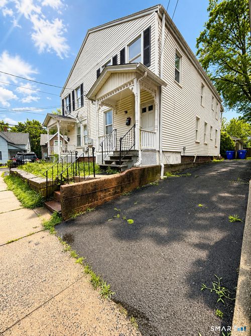 172 Grand St, Middletown, CT, 06457-2653 | Card Image