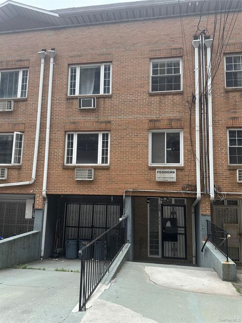 776 Lincoln Ave, Brooklyn, NY, 11208-4608 | Card Image