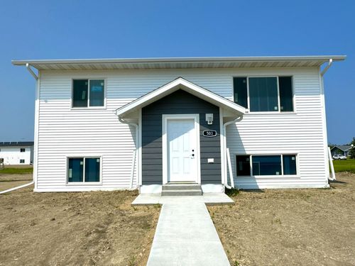 503 Mckinley St Se, Warroad, MN, 56763-2804 | Card Image