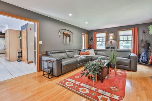54B Oak Hill Rd, Brookline, NH, 03033 | Card Image