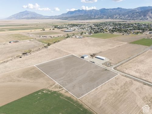 698 Crooked Ln, Levan, UT, 84639 | Card Image