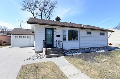 1914 9th St N, Fargo, ND, 58102-5026 | Card Image