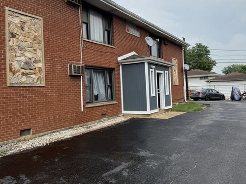 7719 Roberts Rd, Bridgeview, IL, 60455-1392 | Card Image