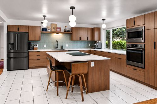 6751 S 2300 E, Cottonwood Heights, UT, 84121-3121 | Card Image