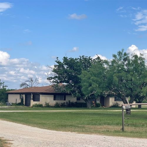935 Bacacita Farms Rd, Abilene, TX, 79602-5529 | Card Image