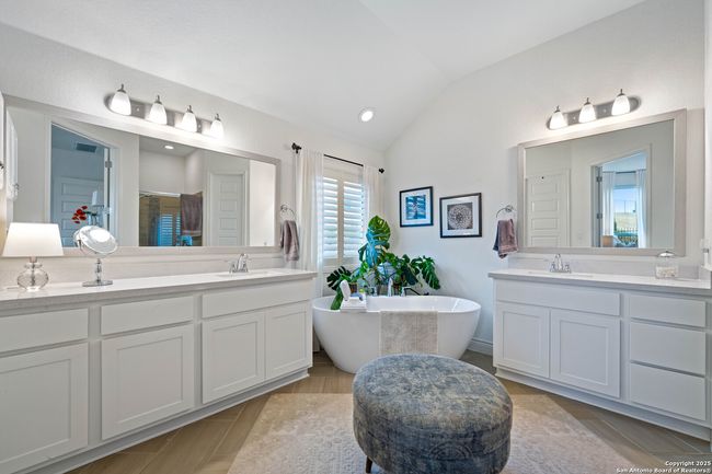 1235 Yaupon Loop, House other with 4 bedrooms, 3 bathrooms and null parking in New Braunfels TX | Image 19