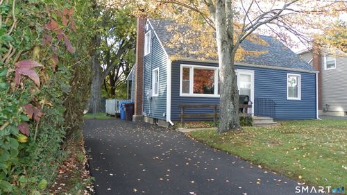 186 Alexander Rd, New Britain, CT, 06053-1071 | Card Image