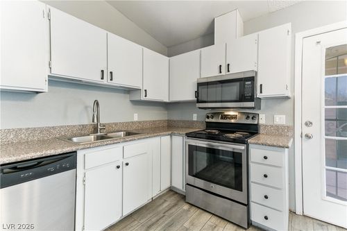 326 Linn Ln, Las Vegas, NV, 89110-4949 | Card Image