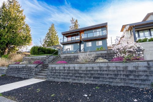 7749 Lee St, Burnaby, BC, V3N4B9 | Card Image