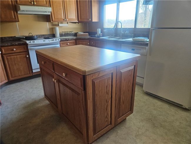 14 Steingrabe Rd, House other with 3 bedrooms, 2 bathrooms and 2 parking in New Wilmington PA | Image 9