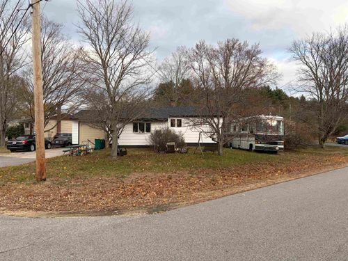 38 Western Ave, Rochester, NH, 03867-2840 | Card Image