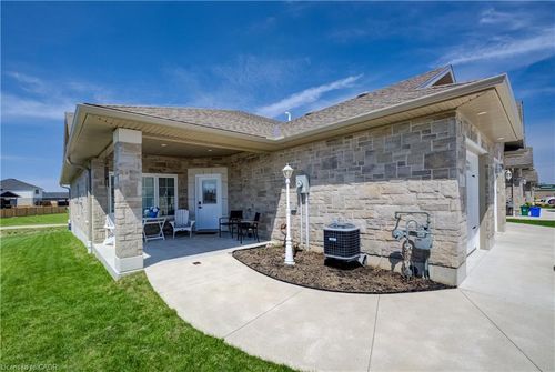 115 Broomer Cres, Mount Forest, ON, N0G2L4 | Card Image