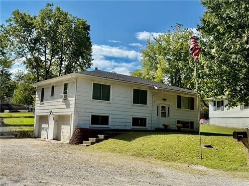 212 Sanderson Dr, Richmond, MO, 64085-1441 | Card Image