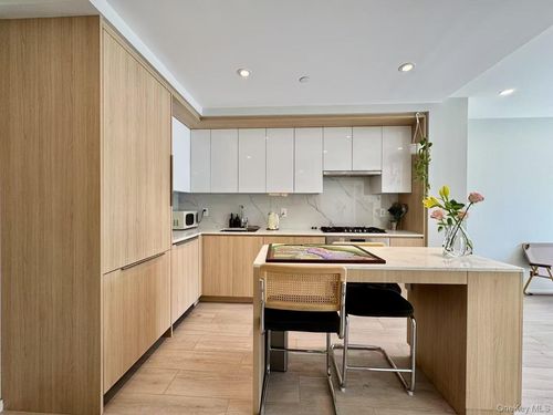 4h-4022 61st Street, New York, NY, 11377 | Card Image