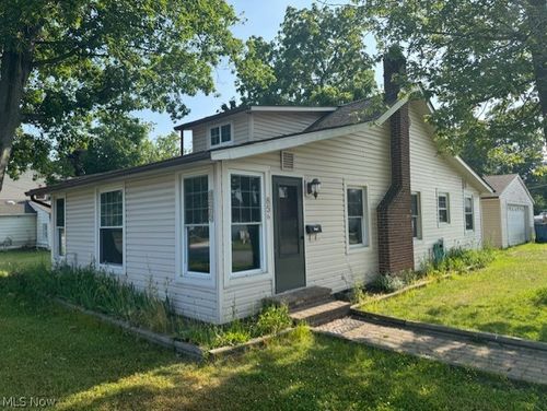 856 Peach Boulevard, Willoughby, OH, 44094 | Card Image