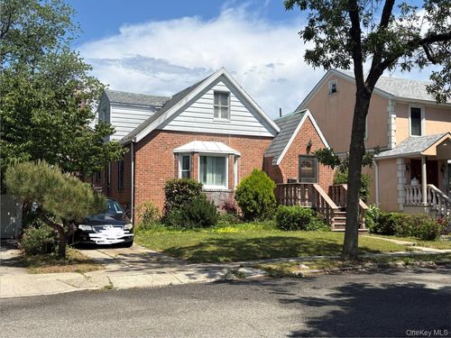 6911 180th St, Fresh Meadows, NY, 11365-3529 | Card Image