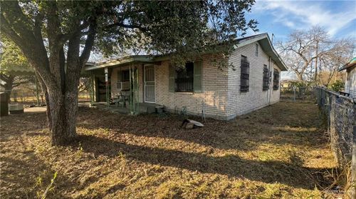 1248 E Kleberg Ave, Kingsville, TX, 78363-4745 | Card Image