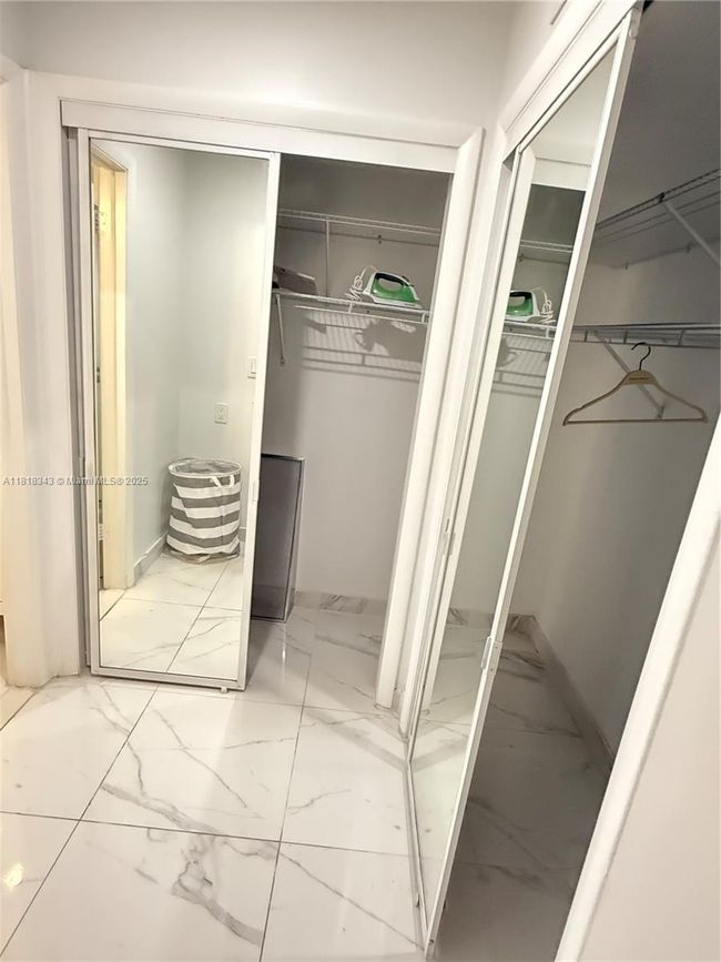 APT-9E - 5170 Sw 40 Th Ave, Condo with 2 bedrooms, 2 bathrooms and null parking in Fort Lauderdale FL | Image 11