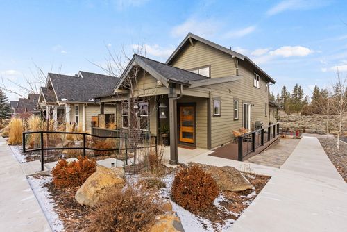 1078 E Black Butte Ave, Sisters, OR, 97759-5043 | Card Image