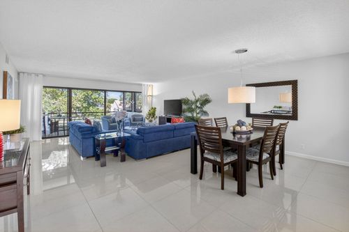 apt-202-5673 Fairway Park Dr, Boynton Beach, FL, 33437-1726 | Card Image