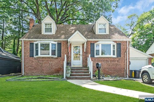 352 Birchwood Rd, New Milford, NJ, 07646-2506 | Card Image
