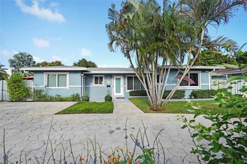 954 Ne 26th Ave, Pompano Beach, FL, 33062-4439 | Card Image