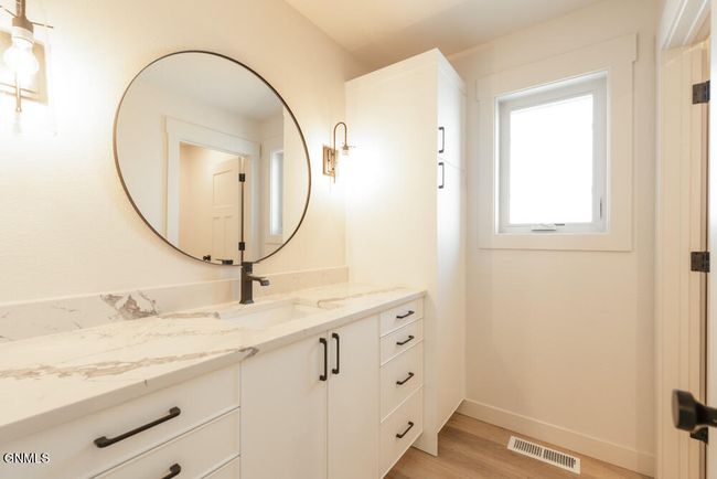 2002 Prairie Hawk Dr, Townhouse with 4 bedrooms, 3 bathrooms and null parking in Bismarck ND | Image 21