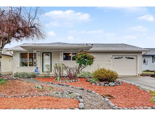 2160 Santiam Dr, Woodburn, OR, 97071-4436 | Card Image