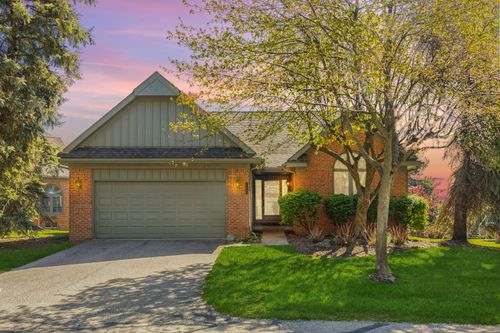 37743 Avon Ln, Farmington Hills, MI, 48331-3091 | Card Image
