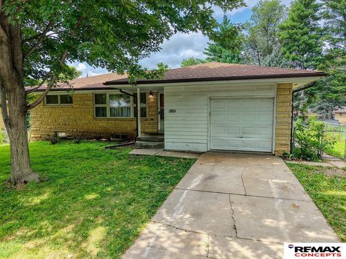 1801 E Manor Dr, Lincoln, NE, 68506-1456 | Card Image