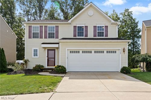 6199 E Meadow Farm Ln, Lorain, OH, 44053-1893 | Card Image