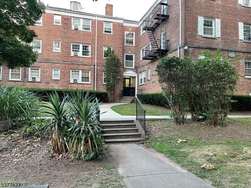 apt-2k-77 Forest Hill Pkwy, Newark, NJ, 07104-4728 | Card Image